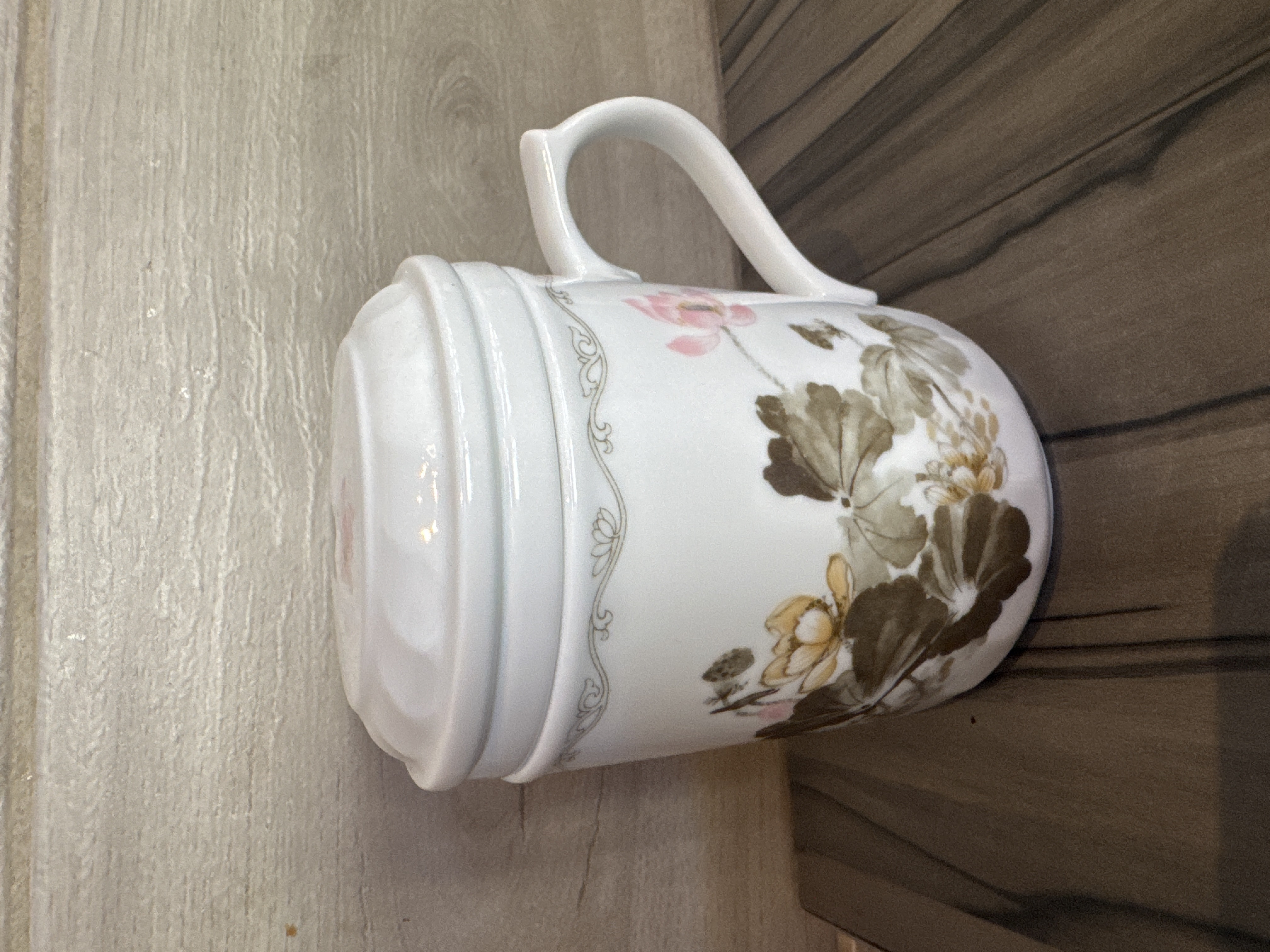 Floral Ceramic Tea Mug with Lid