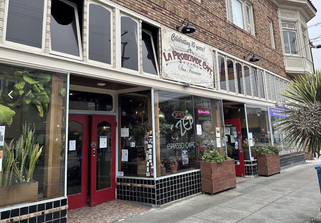 La Promenade Cafe location